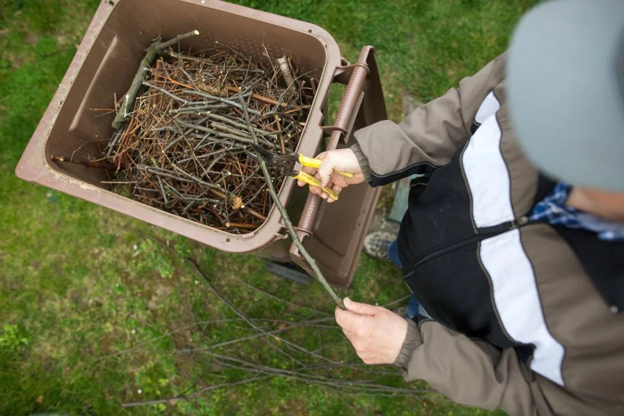 How to Make a Compost Bin from a Wheelie Bin